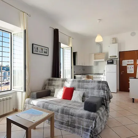 아파트 Trilocale In Vista Mare 2 바라체