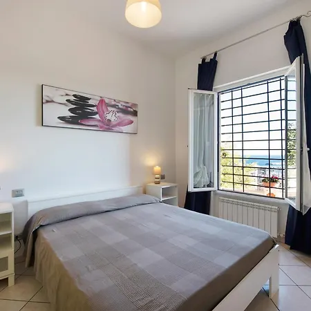 Trilocale In Vista Mare 2 아파트 바라체